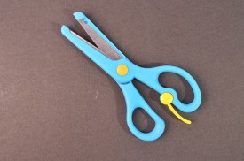 Tijerita plastica colores a granel (2).jpg